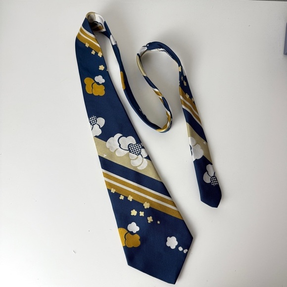 Hardy Amies Seville Row London Geometric Graphic Tie - Picture 2 of 4